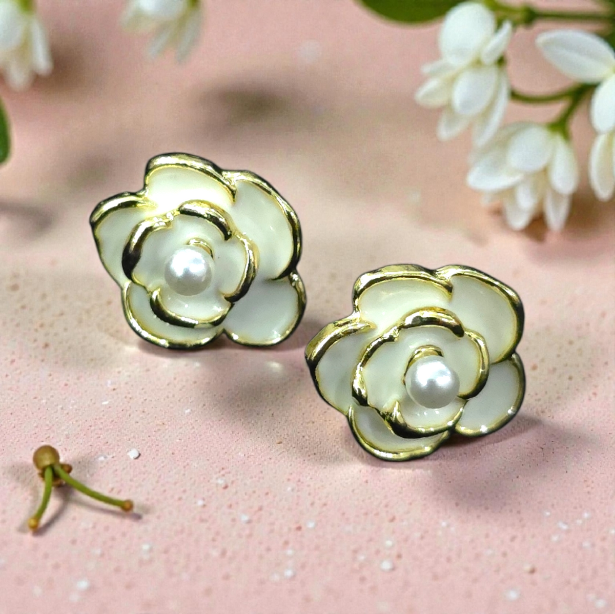 Élan Fleur Studs