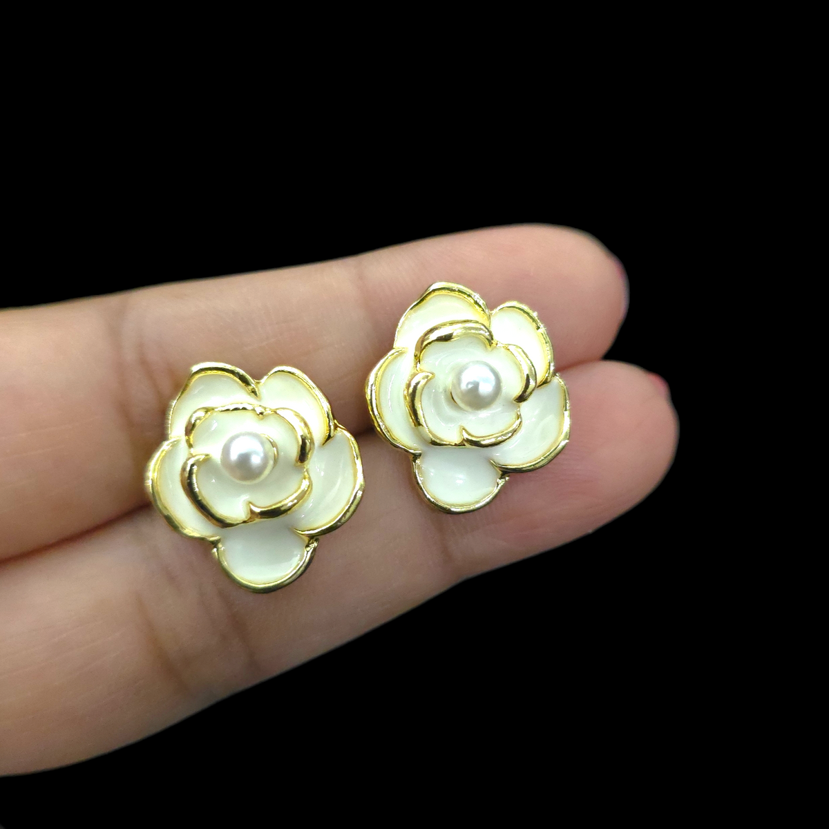 Élan Fleur Studs