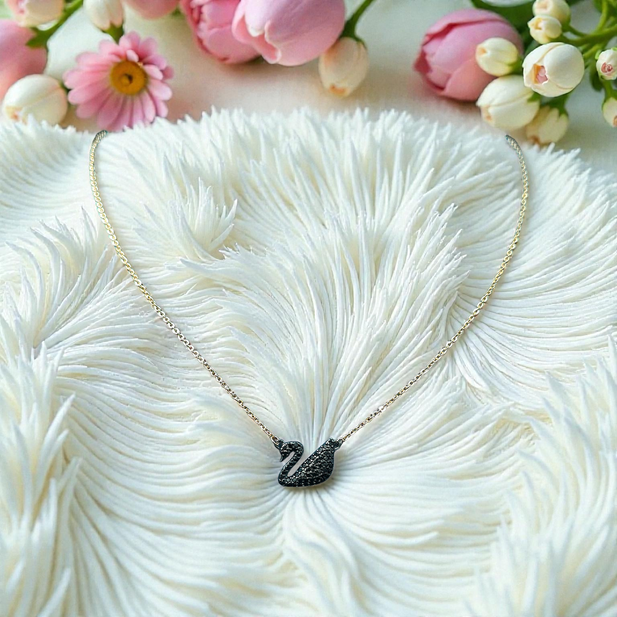 Noir Swan Chain