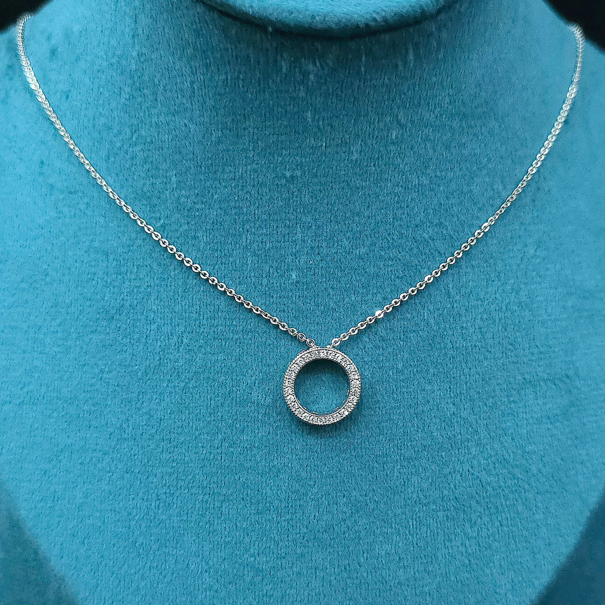 Luna Flip Chain