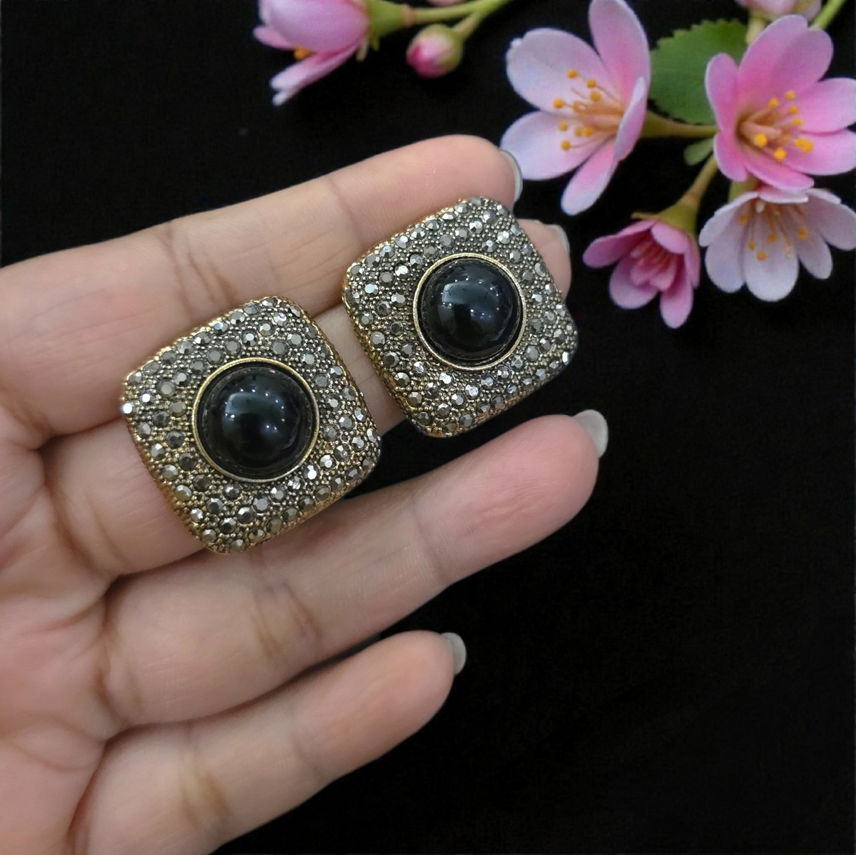 Antique Luxe Black Studs
