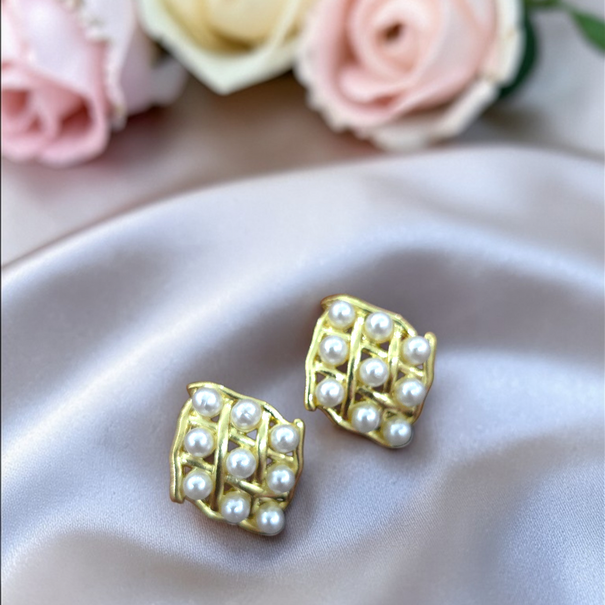 Mira Pearl Lattice Studs