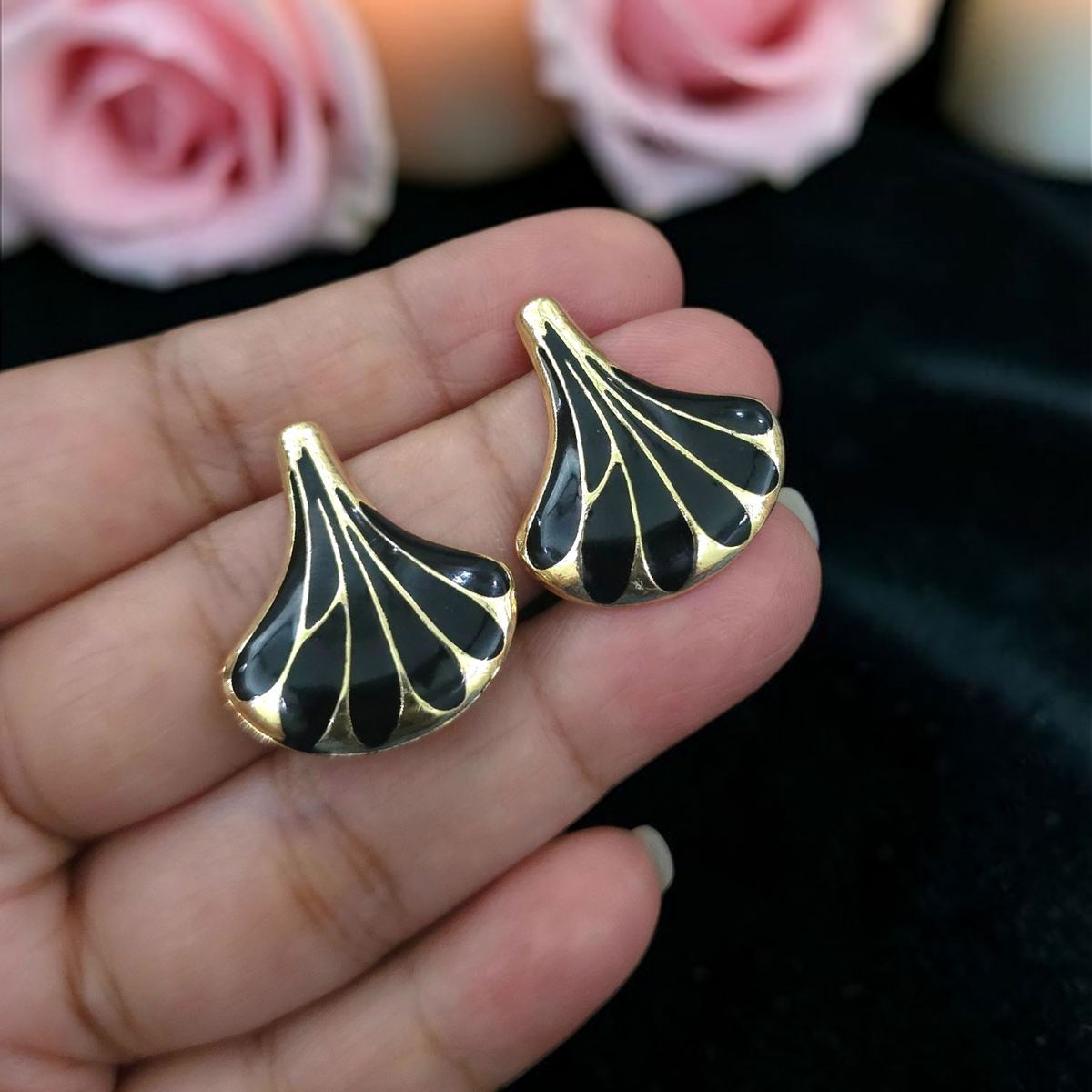 Riva Shell Studs