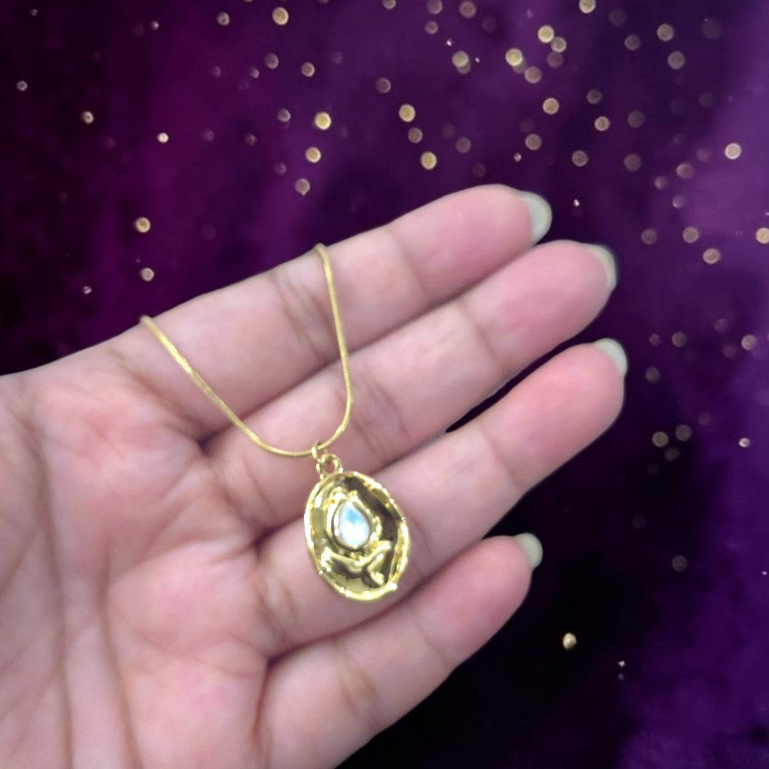Aurelia Glow Chain