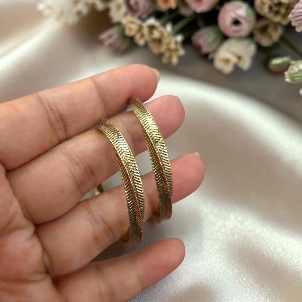 Veyra Twist Hoops