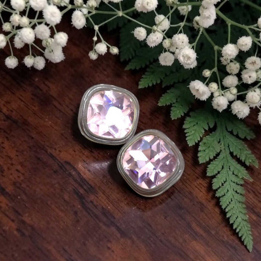 Blush Éclat Studs