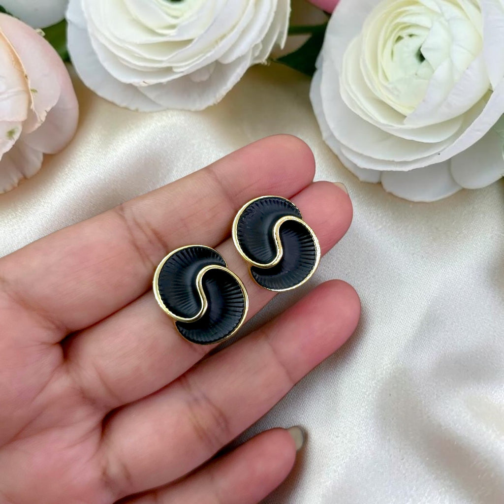 Élan Sway Studs